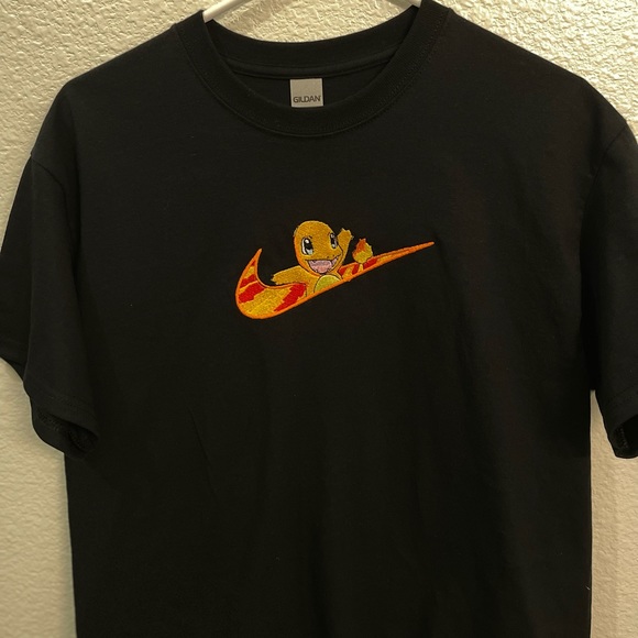 Charmander Pokémon shirt - Picture 4 of 6
